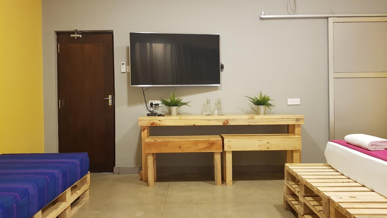 My Little Island Hostel Коломбо Екстериор снимка