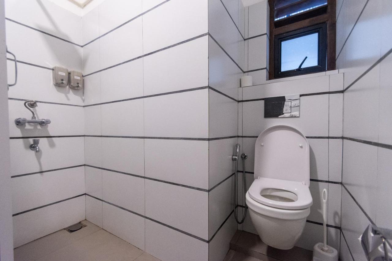 My Little Island Hostel Коломбо Екстериор снимка